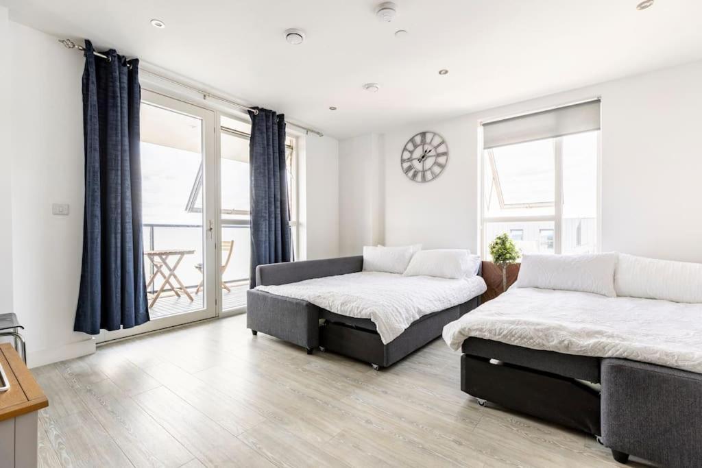 Stylish & Comfortable Top-Floor Flat In Harrow Londres Extérieur photo